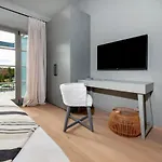 וילה Art Renata With Pool & Sauna רוביני