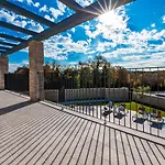 Art Renata With Pool & Sauna רוביני