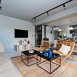 Art Renata With Pool & Sauna וילה