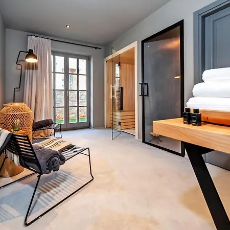 Vila Art Renata With Pool, Hot Tub & Sauna *