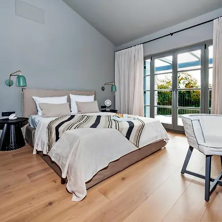 וילה Art Renata With Pool & Sauna רוביני