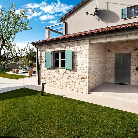 Vila Art Renata With Pool & Sauna