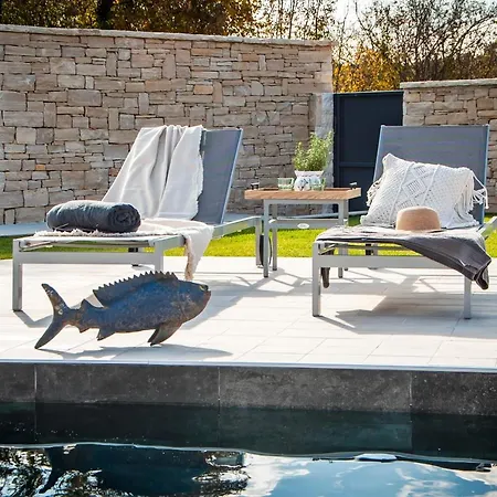 Art Renata With Pool, Hot Tub & Sauna