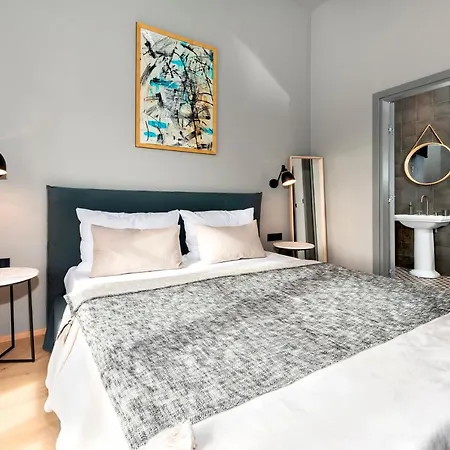 Art Renata With Pool & Sauna רוביני