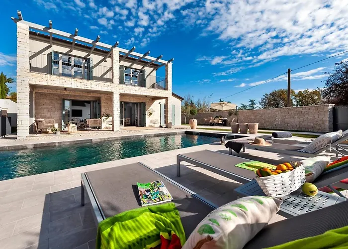 Art Renata With Pool & Sauna Vila