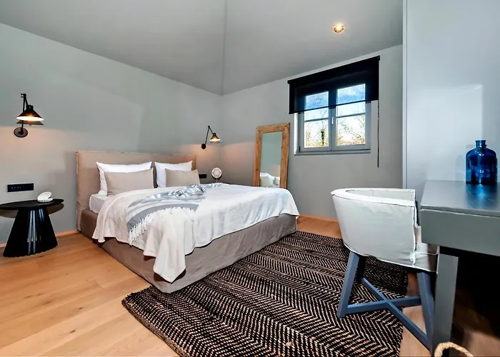 Art Renata With Pool & Sauna