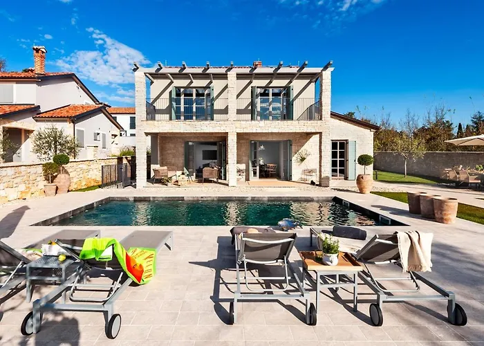 Vila Art Renata With Pool & Sauna