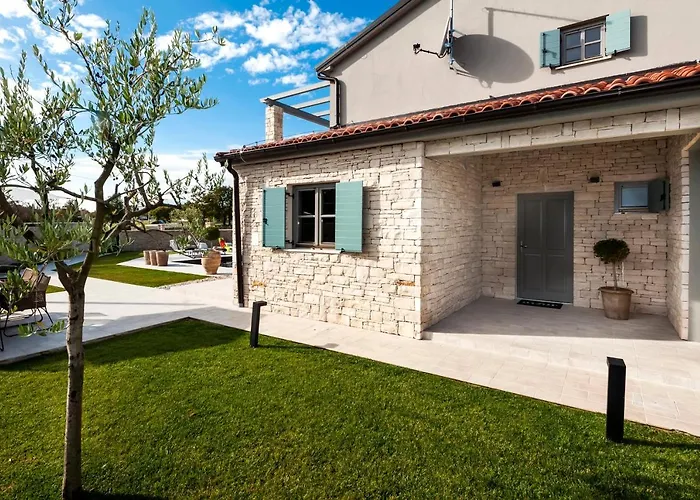 Vila Art Renata With Pool & Sauna