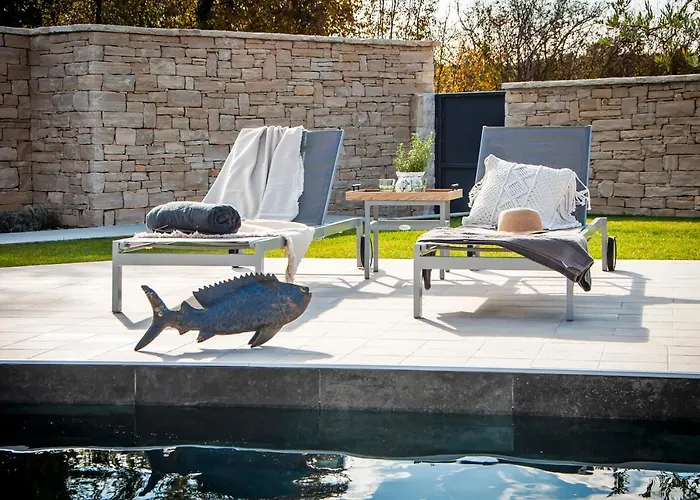 Art Renata With Pool & Sauna