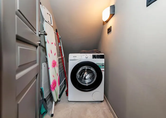 Art Renata With Pool & Sauna *