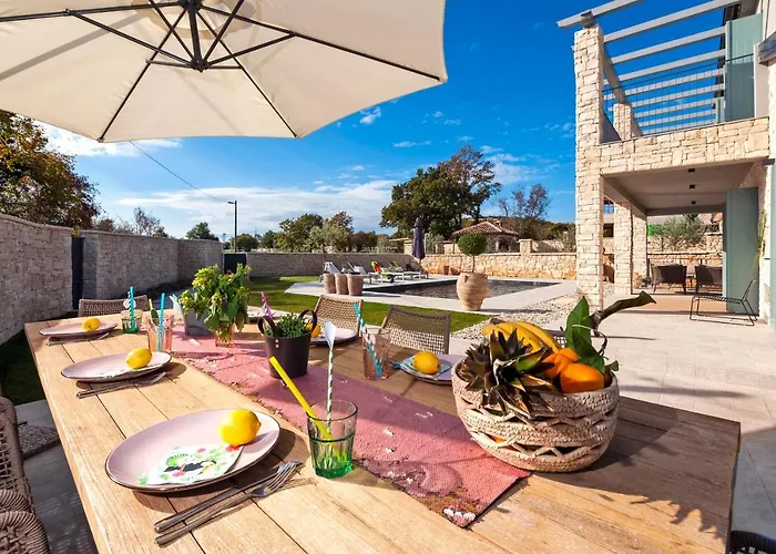 Art Renata With Pool & Sauna Vila