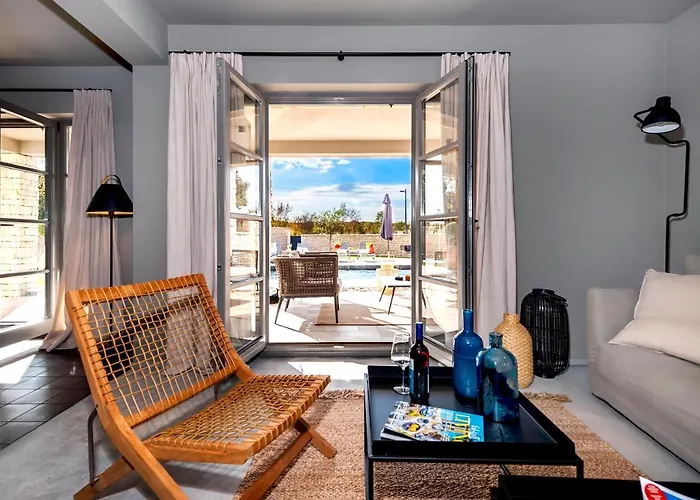 Art Renata With Pool & Sauna