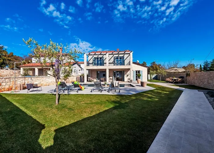 Art Renata With Pool & Sauna Vila