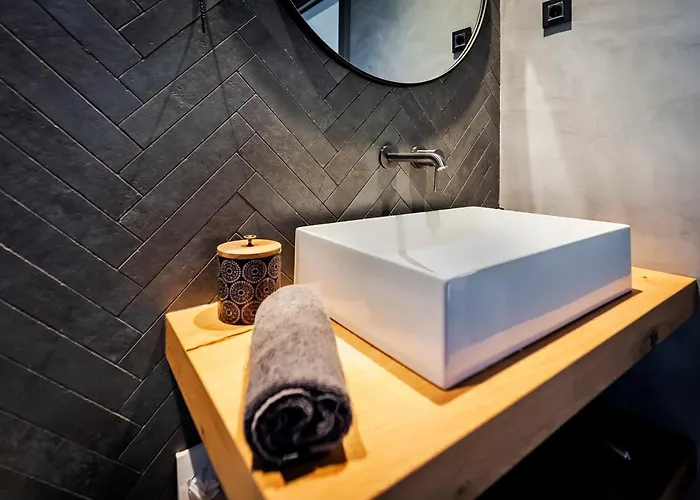 Art Renata With Pool & Sauna *