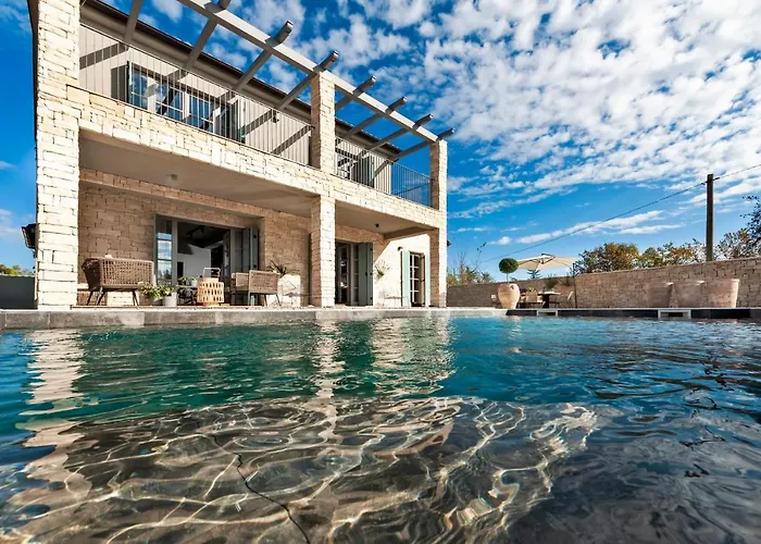 Art Renata With Pool & Sauna Vila *