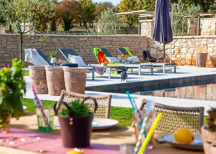 Art Renata With Pool & Sauna Vila