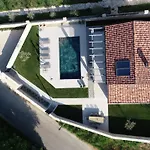 Art Renata With Pool, Hot Tub & Sauna Βίλα