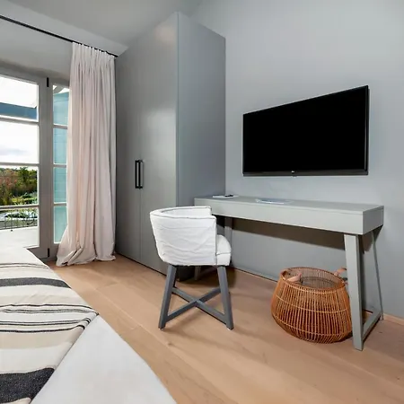 Villa Art Renata With Pool & Sauna Rovinj