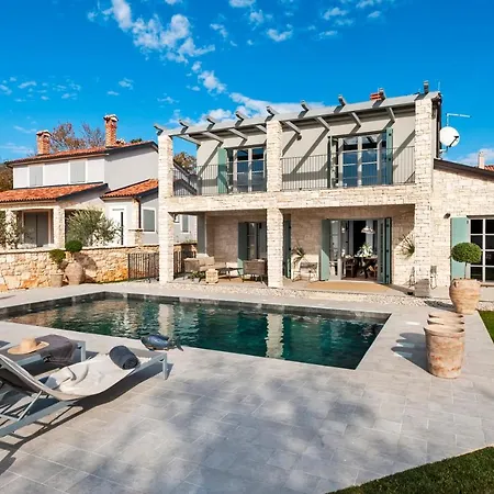 Villa Art Renata With Pool & Sauna