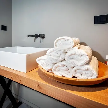 Art Renata With Pool, Hot Tub & Sauna * روفينج