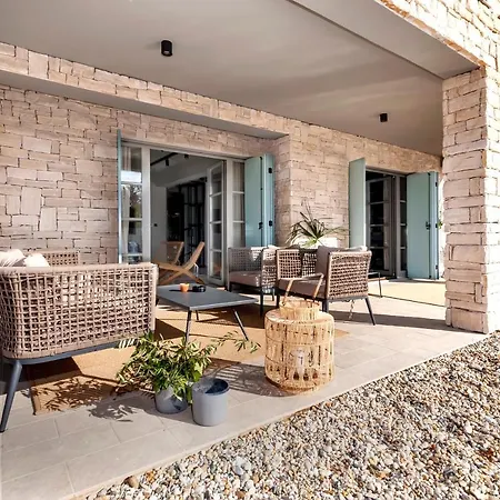 Art Renata With Pool & Sauna Villa