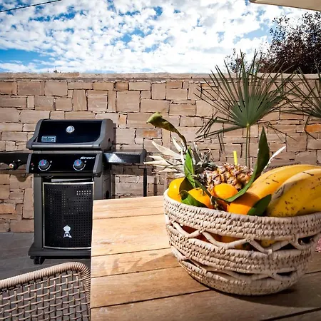 Art Renata With Pool & Sauna Villa *